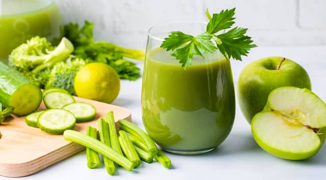 6 përfitime shëndetësore të lëngjeve nga fruta-perimet jeshile