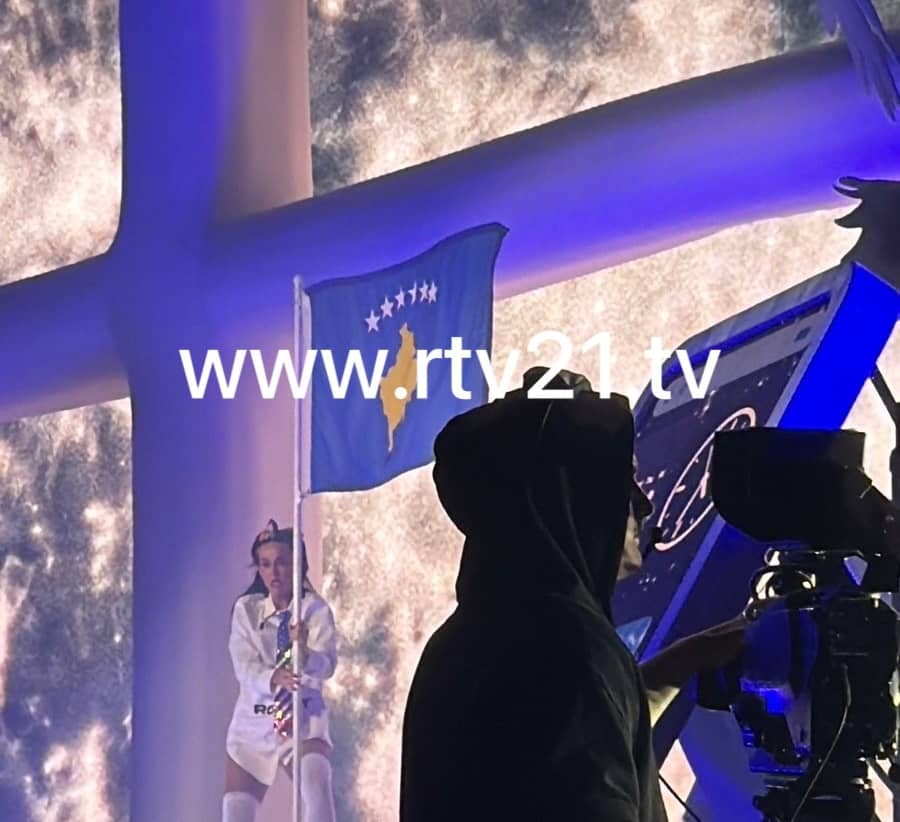 Katy Perry e vendos flamurin e Kosovës në “hapësirë”