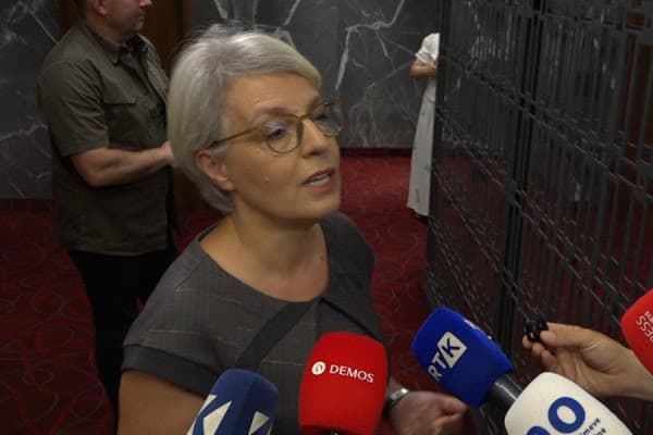 Gërvalla: Nuk diskutojmë ne as për vija të kuqe
