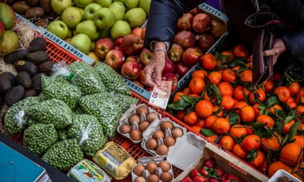 ASK: Patatet, pemët dhe perimet me rritjen më të madhe të çmimeve në Kosovë