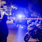 Dy shqiptarë qëllohen me breshëri plumbash në Greqi