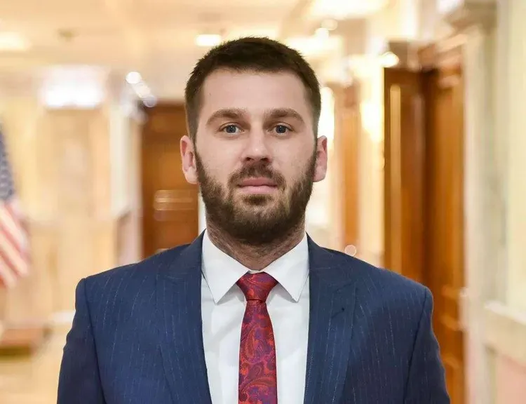  Mos qofsha në lëkurën e tij   Kërçeli replikon me opozitën