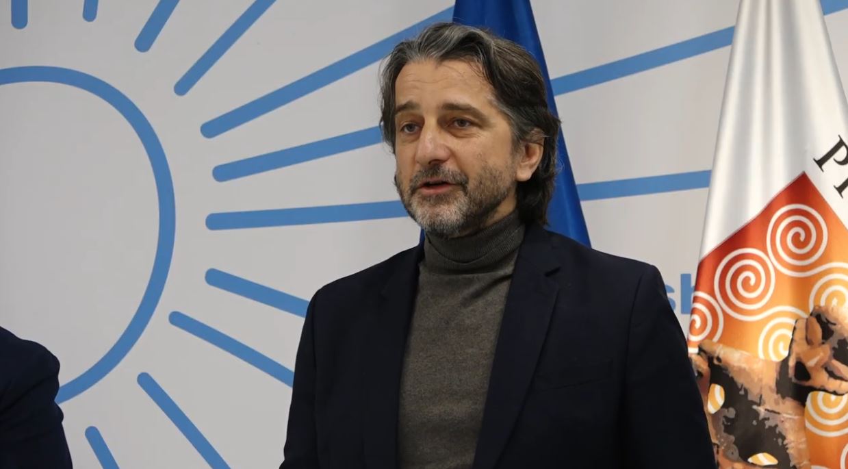 Rama kritikon ndërhyrjet në rrugët e Prishtinës  Ujësjellësi është i obliguar që të njoftojë komunën