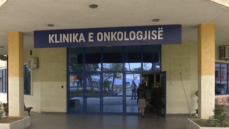 Arratiset i burgosuri që po trajtohej në Onkologji