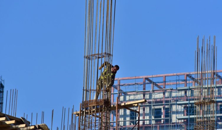 Nga 72 vende pune të inspektuara  ndalohen punimet në 34 prej tyre