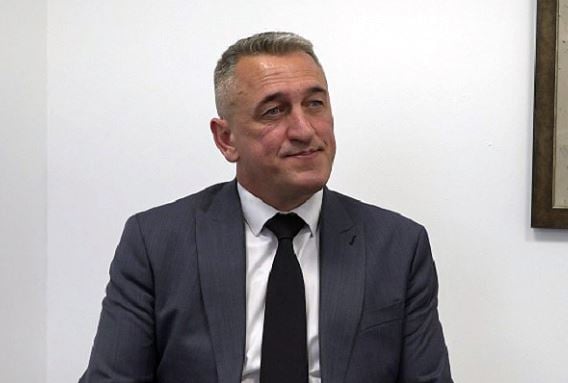 rashiq-thote-se-ka-gabuar-me-deklaraten-per-manastirin-e-decanit-i-kam-ngaterruar-dy-ngjarje