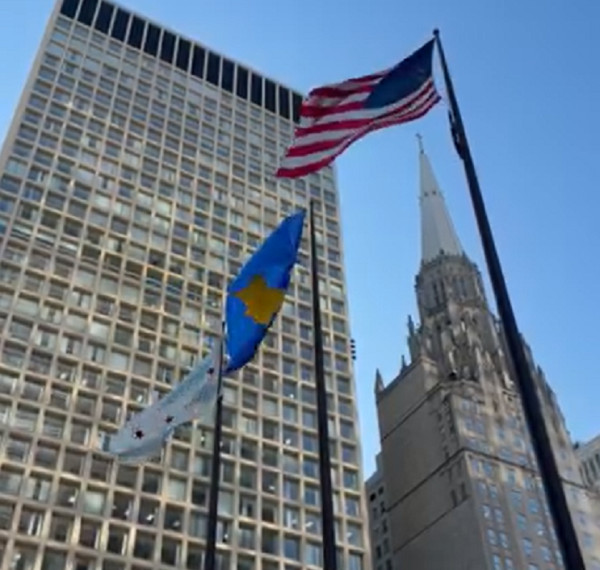 ne-cikago-ngritet-flamuri-i-kosoves-per-18-vjetorin-e-pavaresise