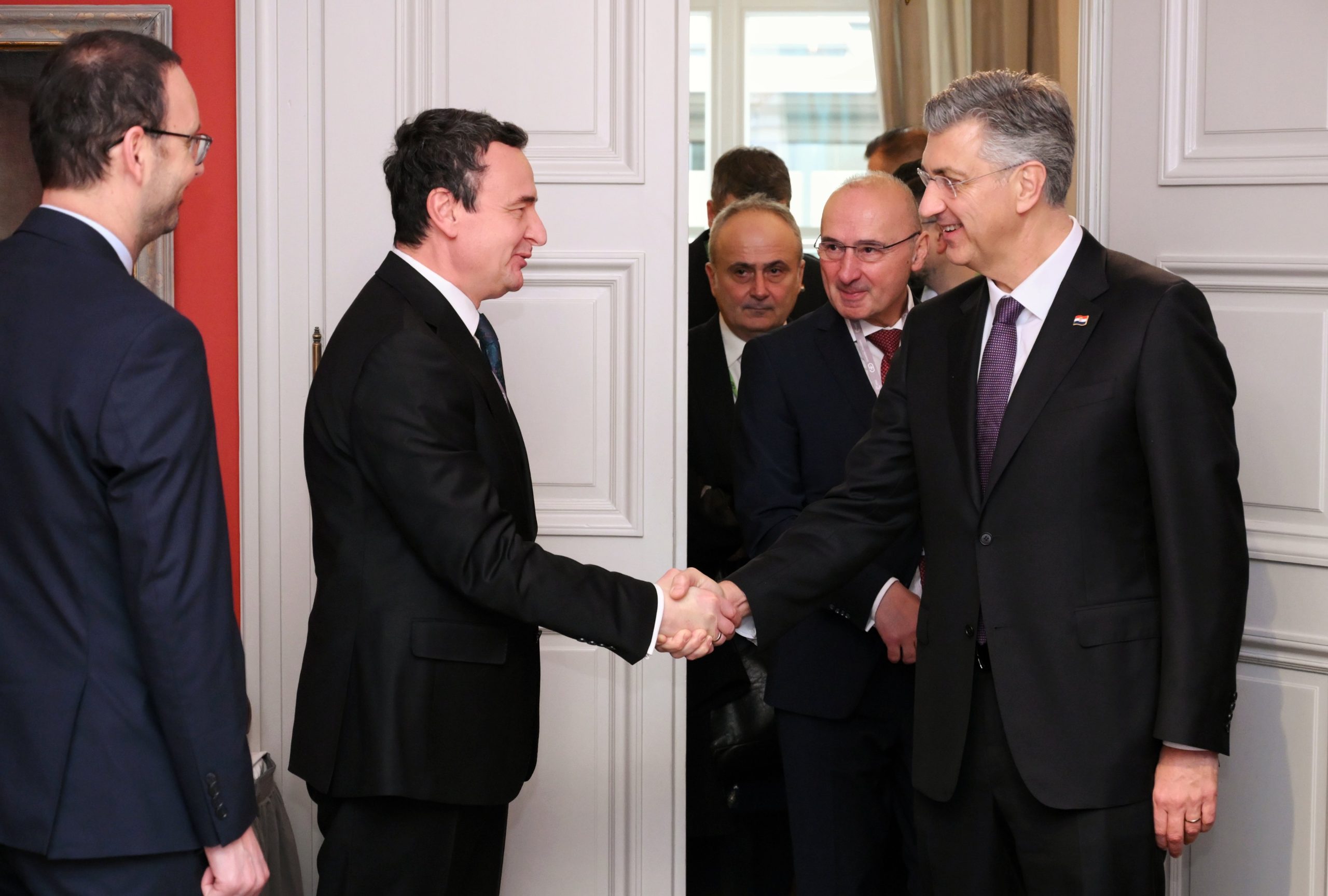 Plenkoviqi flet me Kurtin për statusin e pakicës kroate në Janjevë