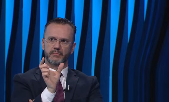  Fillimi i fundit për Kurtin dhe VV në  paralajmëron Kasapolli