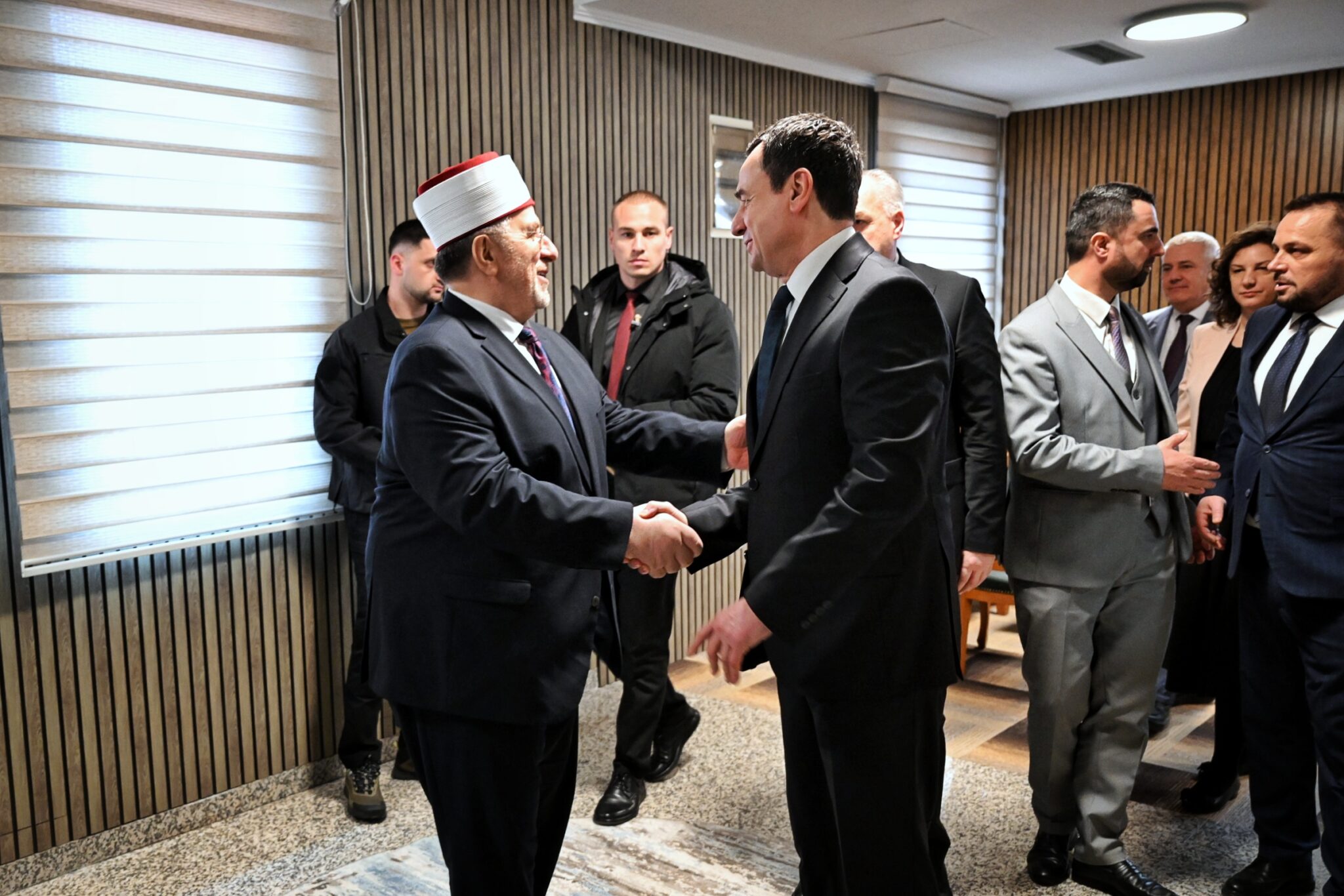 Mesazhet e krerëve të shtetit nga BIK u për Bajram  u përmendën edhe pro okimet rreth kufirit e çmimet e naftës