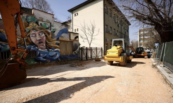 Komuna e Prishtinës  Pas një viti që qeveria qendrore bllokoi punimet në rrugën  Qamil Hoxha  po i vazhdojmë ato