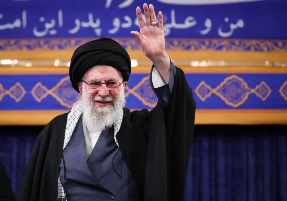 operacioni-per-vrasjen-e-khameneit-nyt-cia-ua-dha-lokacionin-e-mbledhjes-se-udheheqesve-iraniane