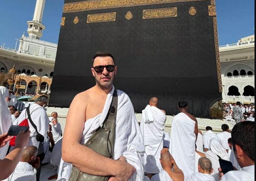 vedat-bajrami-shkon-ne-umre-ka-nje-lutje-te-vecante-nga-vendi-i-shenjte