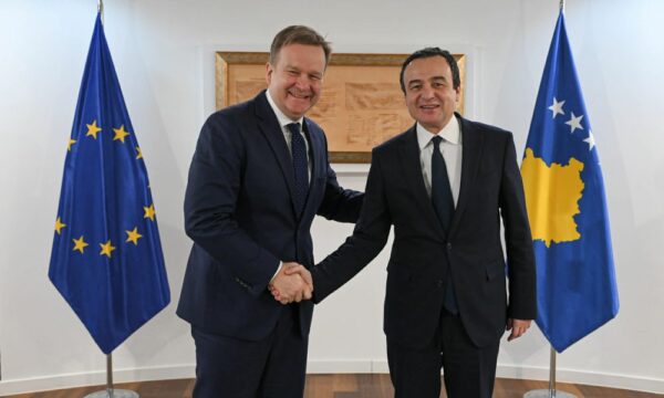 kompromiset-e-sotme-te-kurtit-afp-kosova-shtyn-ligjin-kontrovers-rrezikohej-destabilizimi-i-marredhenieve