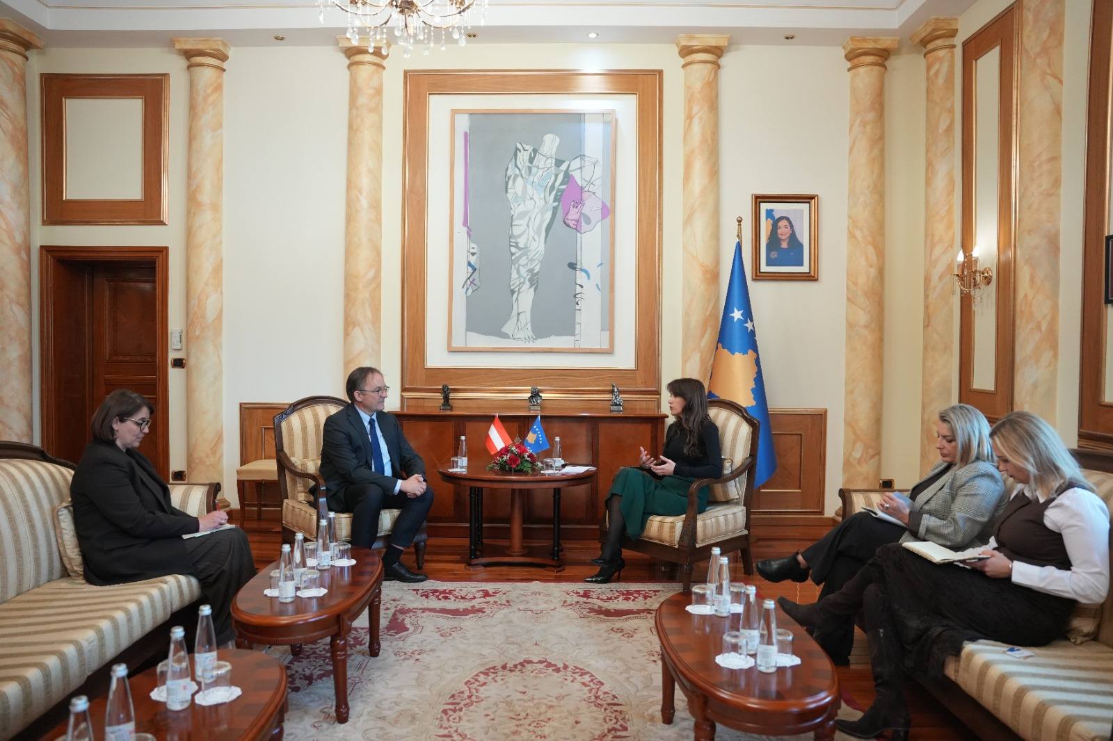 ambasadori-austriak-shpreh-ngushellime-per-vdekjen-tragjike-te-kosovareve-ne-vjene