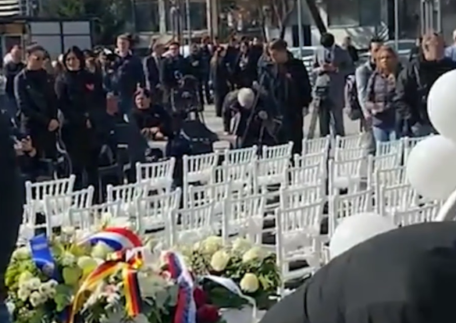 nje-vit-pas-zjarrit-ne-diskoteken-puls-ne-kocan-63-karrige-te-bardha-boshe-dhe-trendafila