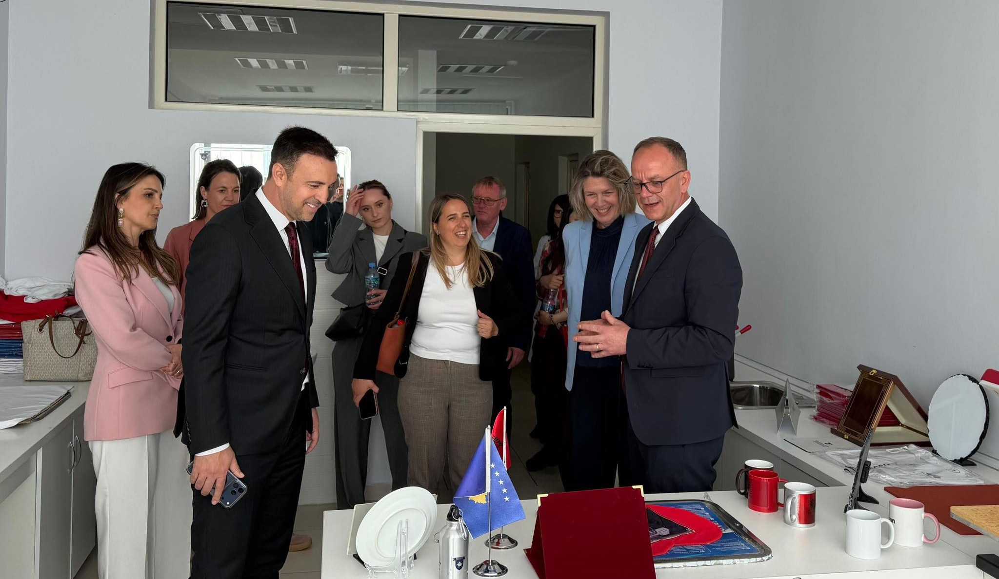 Ambasadorja holandeze viziton QK në Lipjan  diskutohet për trajtimin e të miturve