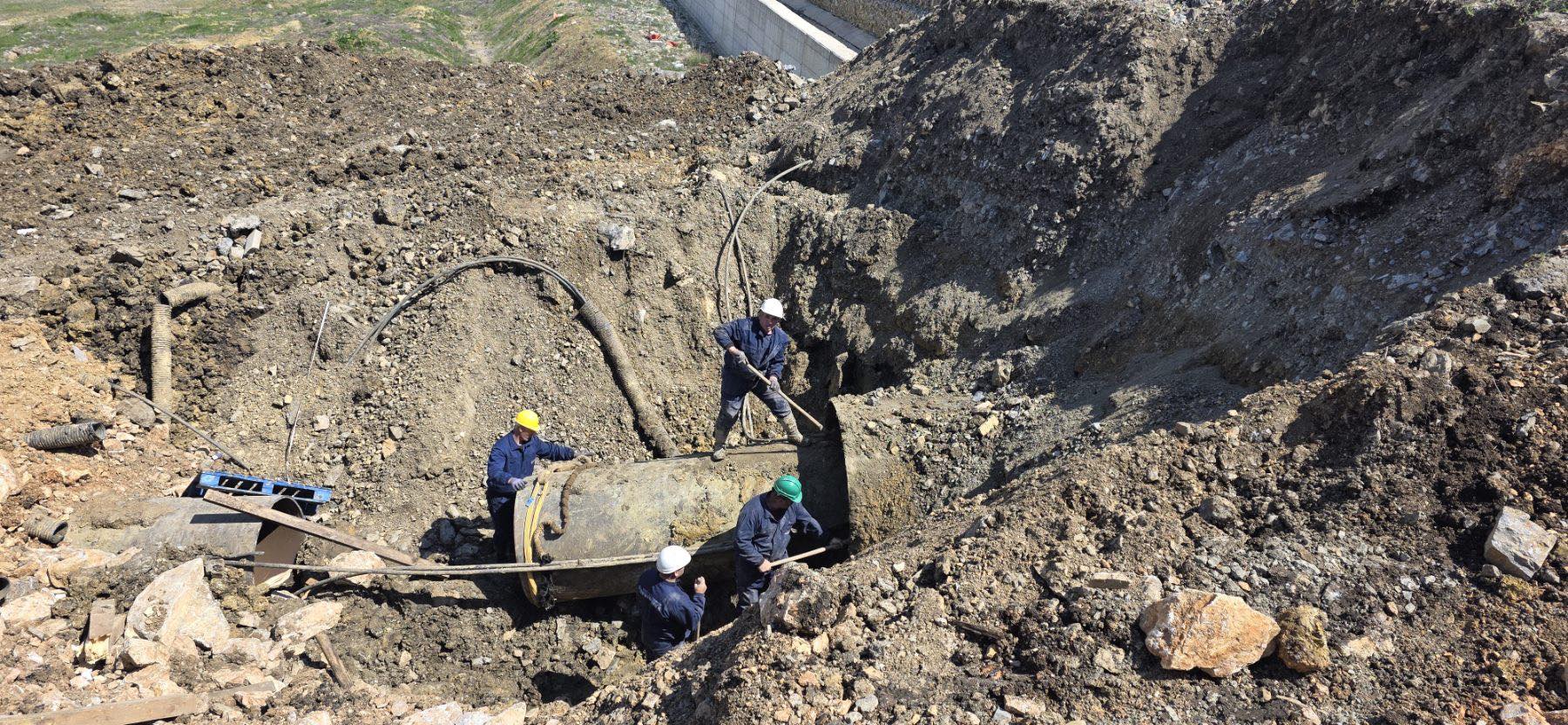 Dëmtimi i gypit në Shkabaj lë pa ujë edhe sot disa zona