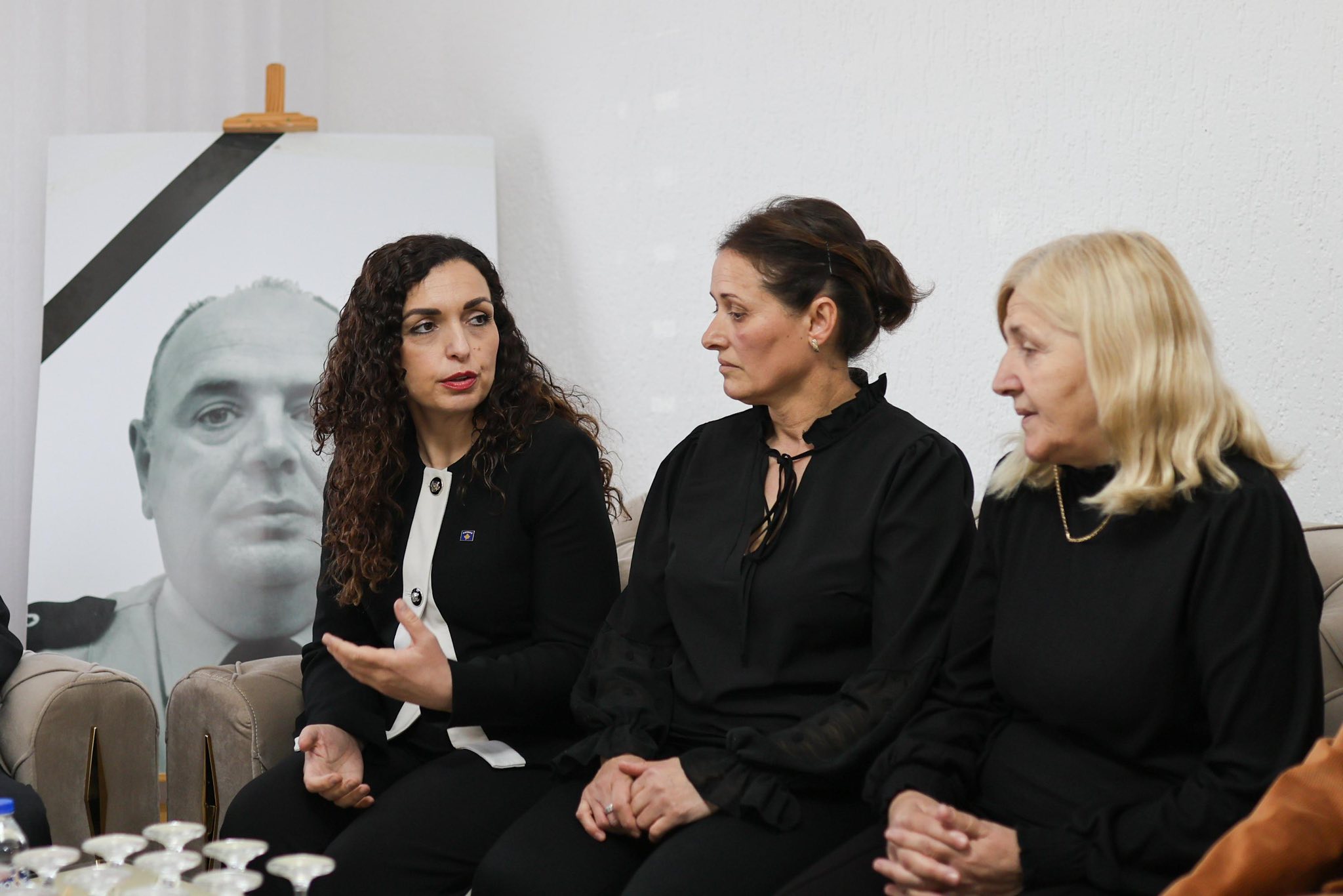 Osmani pas vizitës te familja e Afrim Bunjakut  I vizitova me dh mbje por edhe me krenari të thellë