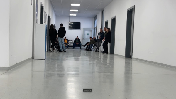 Pritje të gjata të pacientëve  punon veç një mjek