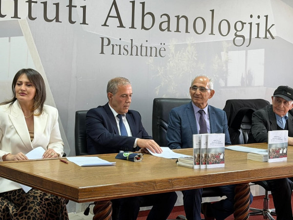  Mbrojtja e shkollës shqipe dhe protesta e Prishtinës   libri që dokumenton protestën e viteve të  90 ta