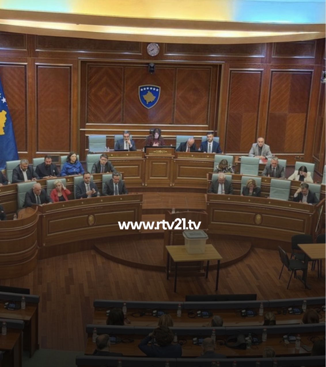 Seanca e Kuvendit shtyhet për orën 23 00