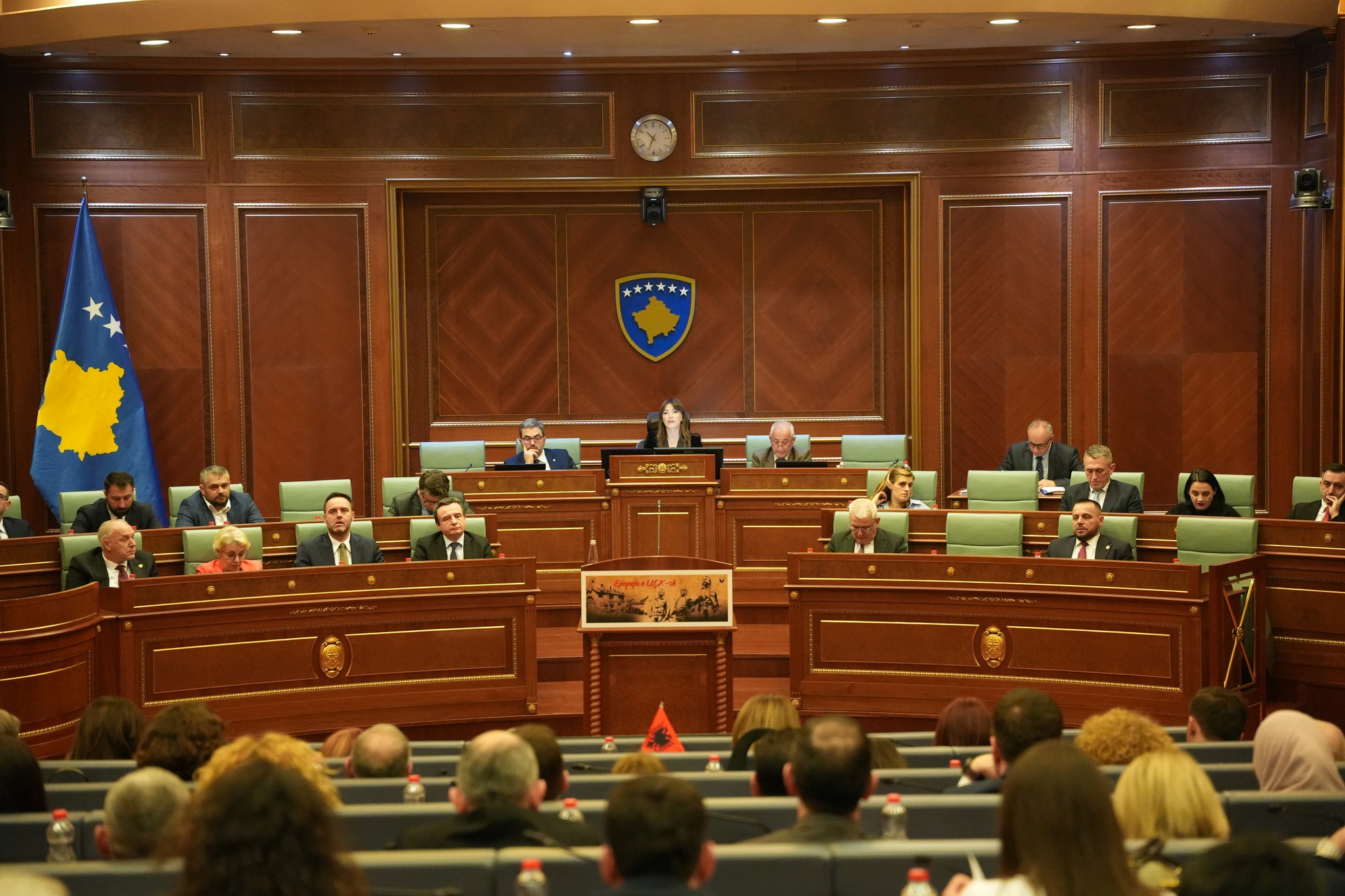 🔴LIVE  Seanca e dytë për zgjedhjen e presidentit  Feride Rushiti e Hatixhe Hoxha kandidate