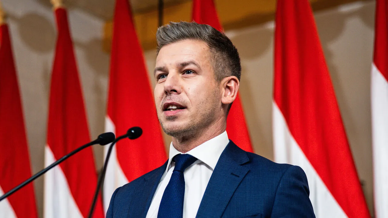 obran-pranon-humbjen-magyar-rruges-per-t-u-bere-kryeminister-i-hungarise