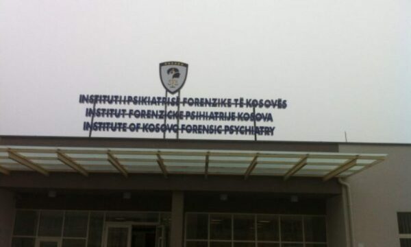 Arratiset një person nga Psikiatria Forenzike