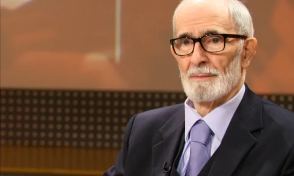 Njoftimi i familjes së Qosjes  Me dëshirë të tij s do të ketë pritje për ngushëllime  s marrim pjesë në organizime institucionale