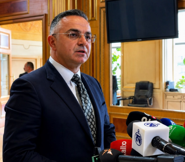 Tahiri  AAK nuk merr pjesë në seancën për Presidentin