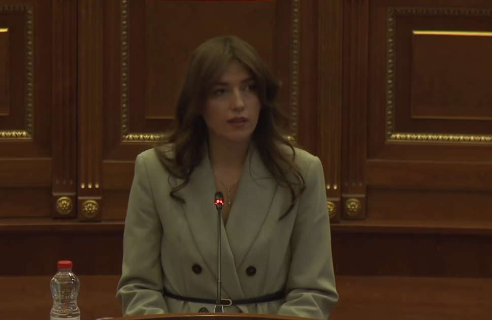 Haxhiu  Bojkoti i opozitës në seancën për Presidentin po e shtyn vendin drejt kr zës