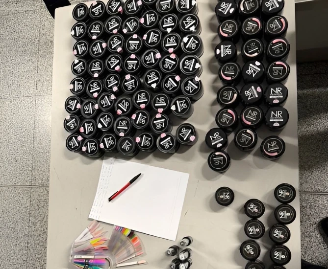 Dogana ndalon mallra të padeklaruara në Aeroportin e Prishtinës