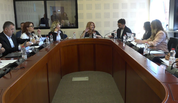 debat-per-specialen-nga-kerkesa-per-raportim-te-terheqja-e-behramit