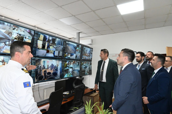 Doganat Kosovë Shqipëri thellojnë bashkëpunimin për tregtinë