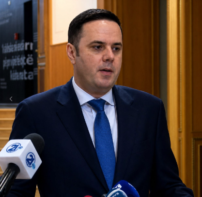  Populli do ta vendosë  Abdixhiku  Pse po i pengon Vjosa Osmani kaq shumë Albin Kurtit