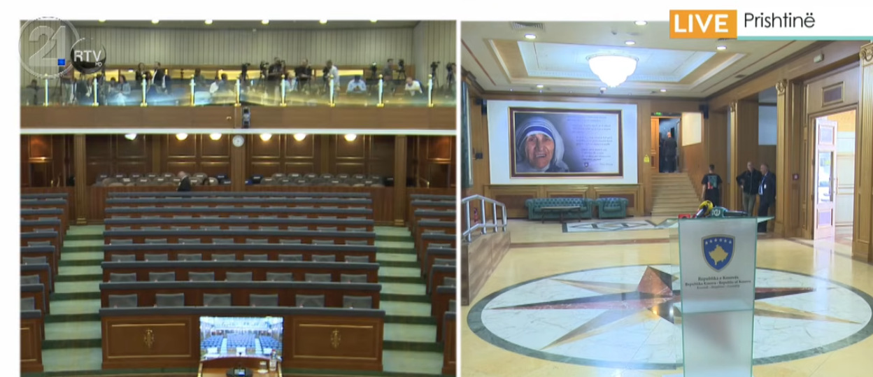 Seanca për Presidentin  ende asnjë deputet në sallë