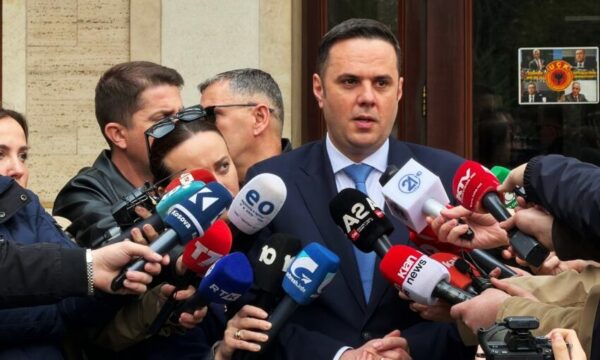 Abdixhiku  Kurti të përcaktohet nëse do marrëveshje politike me LDK në  mund ta propozojmë edhe Vjosa Osmanin