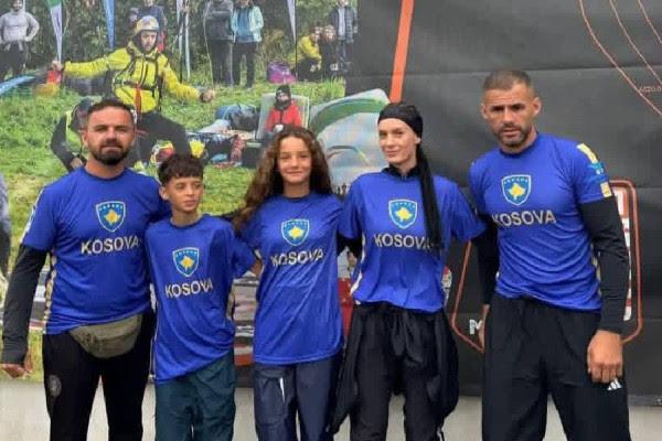 pilotet-e-shqiponjave-te-kastriotit-nisen-drejt-spanjes-per-garen-nderkombetare-te-precizioni