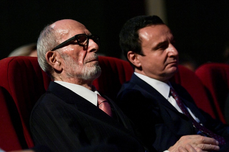  Na la një trashëgimi të pavdekshme   Kurti mesazh për Qosjën