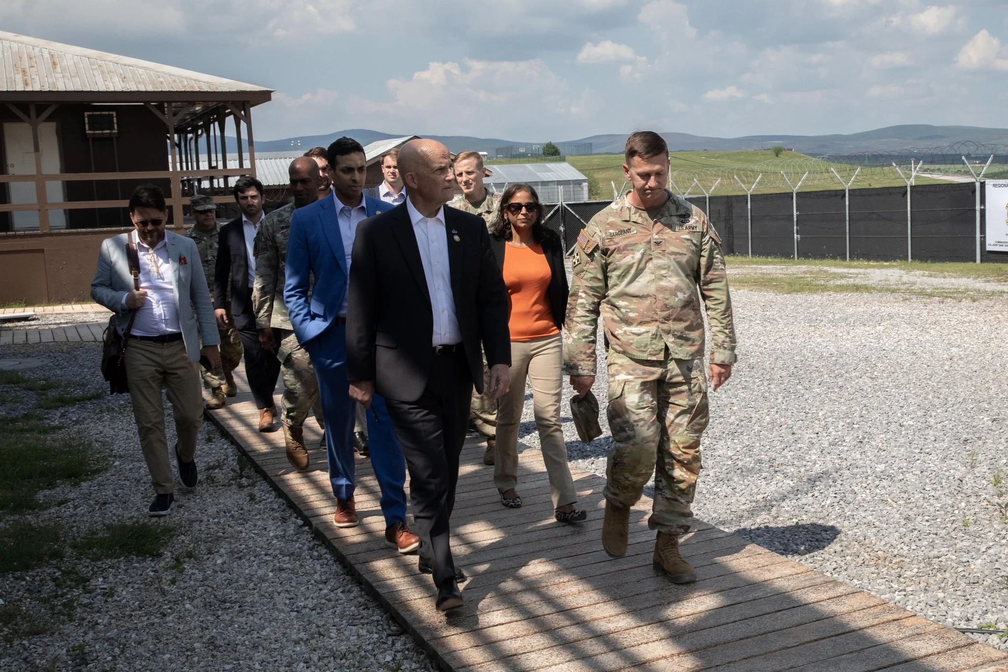 kongresistet-amerikane-nga-presheva-vijne-ne-kosove-prattipati-i-pret-ne-bondsteel