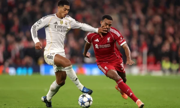 Liverpooli e  parakalon  Realin në garën për yllin e Premierligës