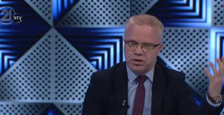 Bajraktari  Hashim Thaçi po ndikon vetëm përmes intervistave