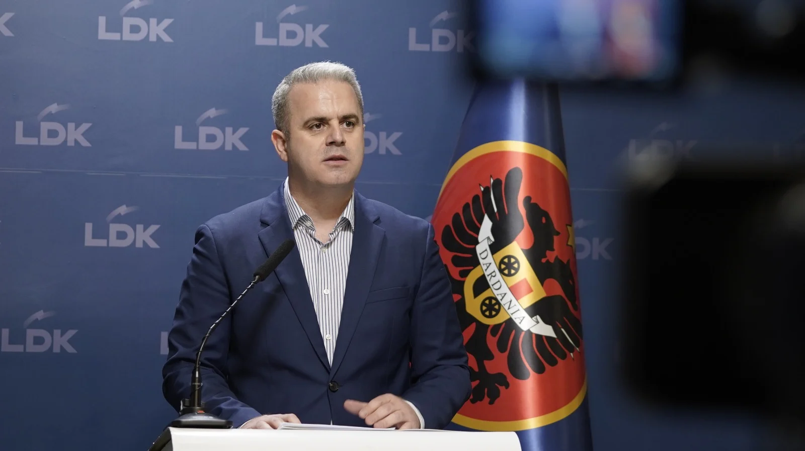 visar-azemi-keds-po-i-nderron-njehsoret-parate-e-vjedhura-duhet-t-u-kthehen-qytetareve-cente-me-cente