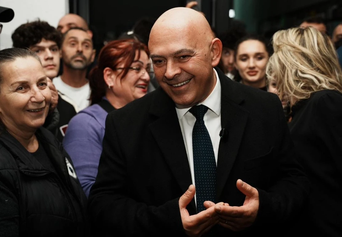 ardian-gjini-merr-zyrtarisht-postin-e-kryetarit-te-aak-se