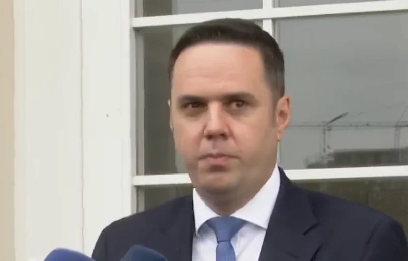 abdixhiku-njofton-se-neser-bashke-me-vjosa-osmanin-mbajne-tubimin-e-bashkimit