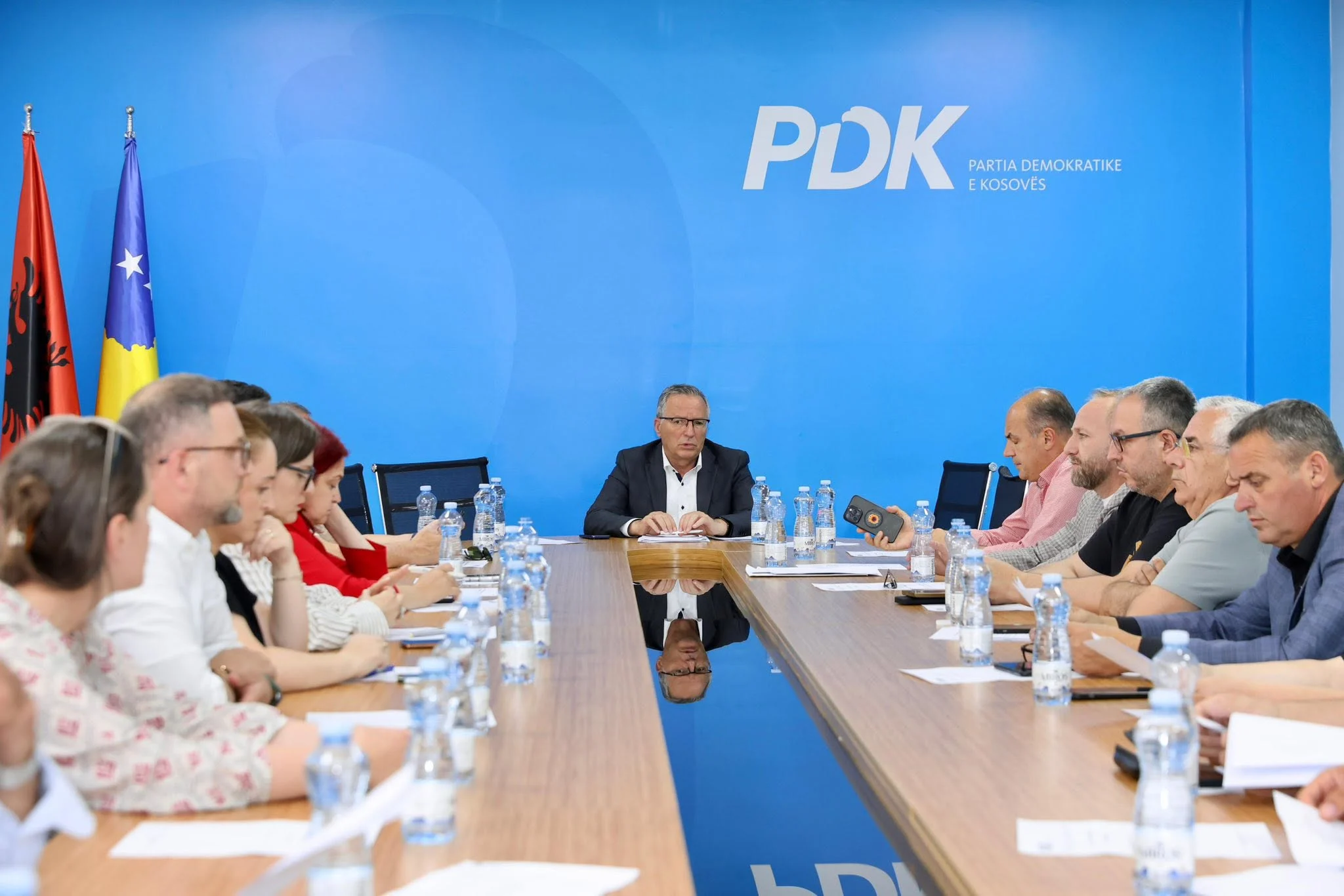 PDK shpall zgjedhjet e brendshme  krijohet grupi punues