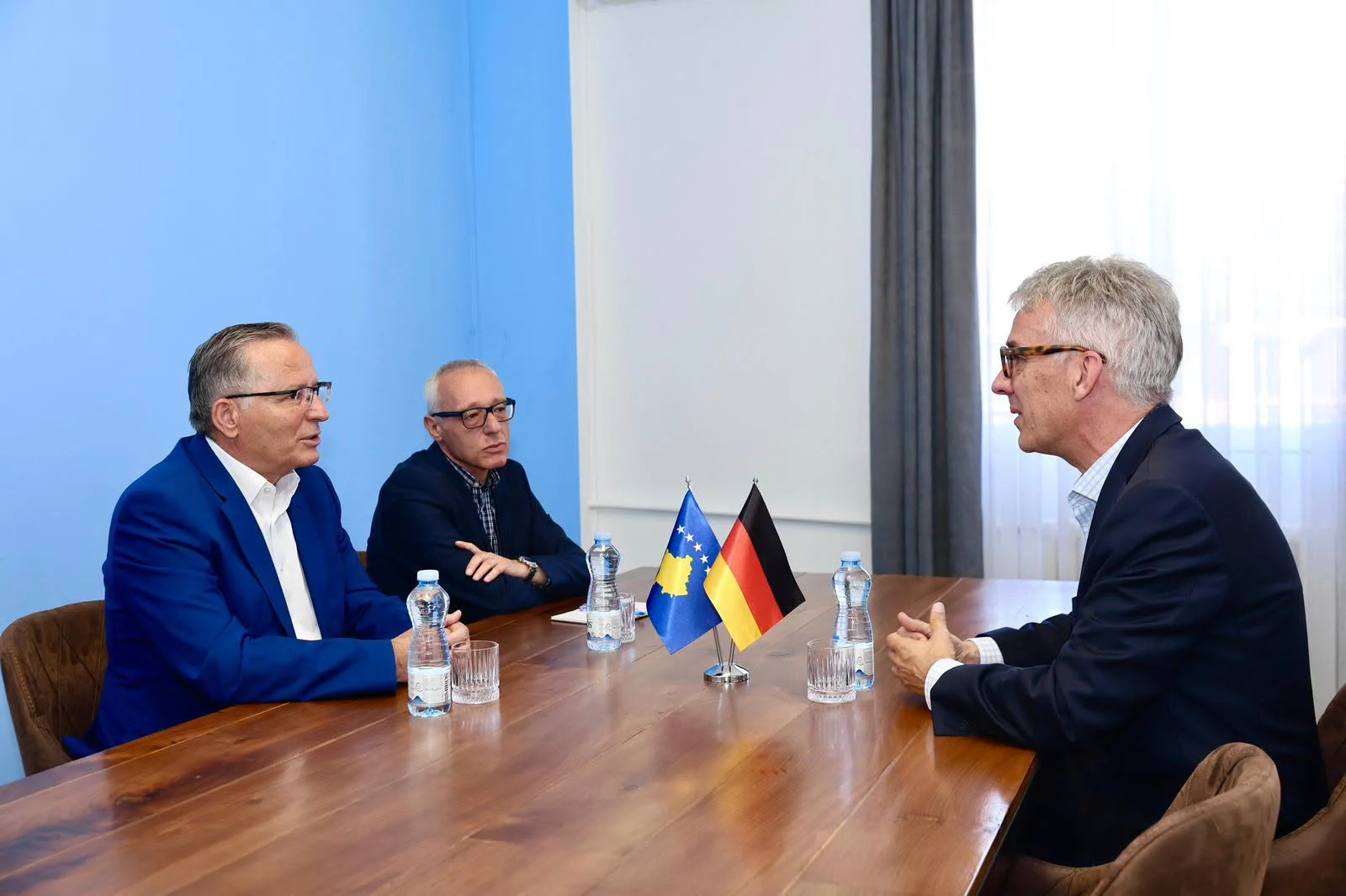 Hamza takon ambasadorin e Gjermanisë  PDK e përkushtuar për formim sa më të shpejtë të institucioneve