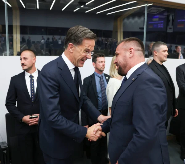 maqedonci-ne-bruksel-kosova-krah-aleateve-ne-takimin-e-grupit-te-kontaktit-per-ukrainen-perballe-agresionit-rus