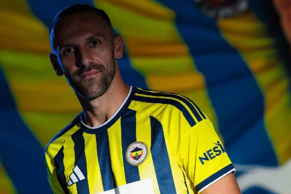 Fenerbahçe vë në shitje fanellat e nënshkruara nga Muriqi